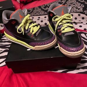 Girls retro jordan 3’s